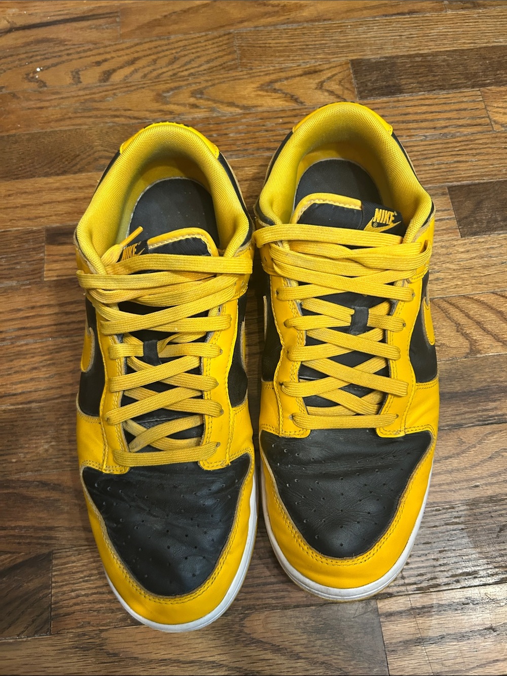 Nike Men’s Yellow and Black Low-Top Sneakers